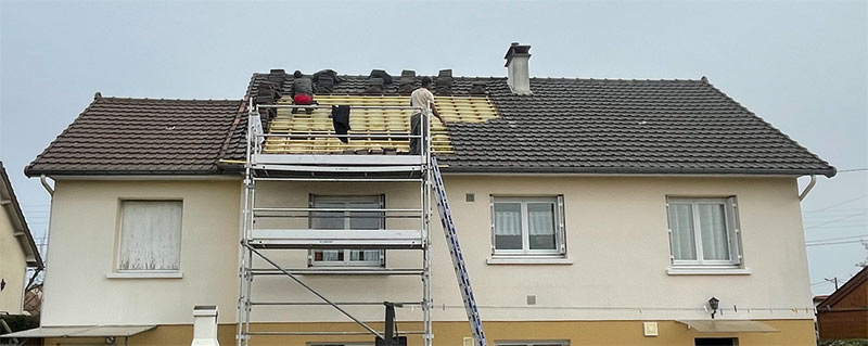 Travaux de couverture - LES COUVREURS ALSACIENS  : artisan couvreur. Travaux de couverture et faîtage en neuf et en rénovation - Dépannage urgent de votre toiture ! Pose de Vélux sur Strasbourg (67) dans le BAS-RHIN